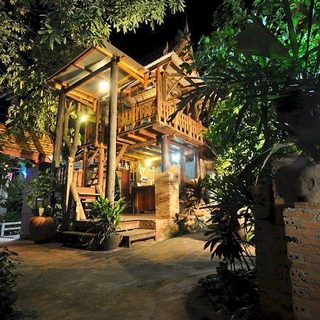 Ayutthaya Bouchic Hostel Экстерьер фото