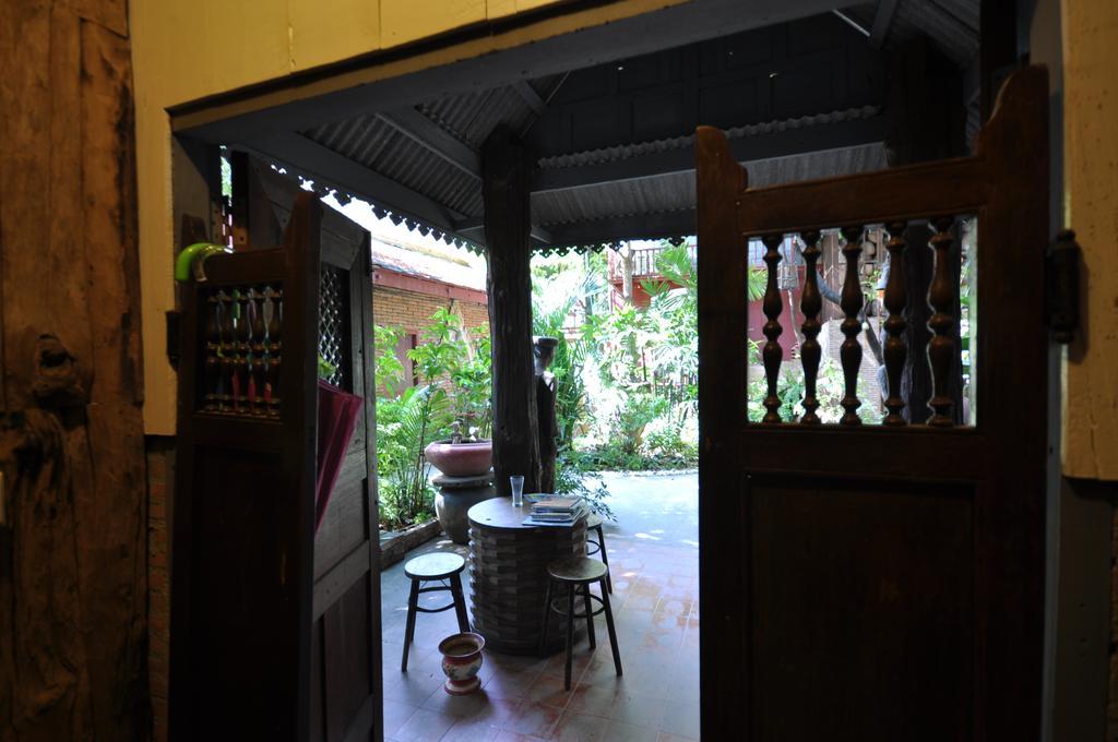 Ayutthaya Bouchic Hostel Экстерьер фото