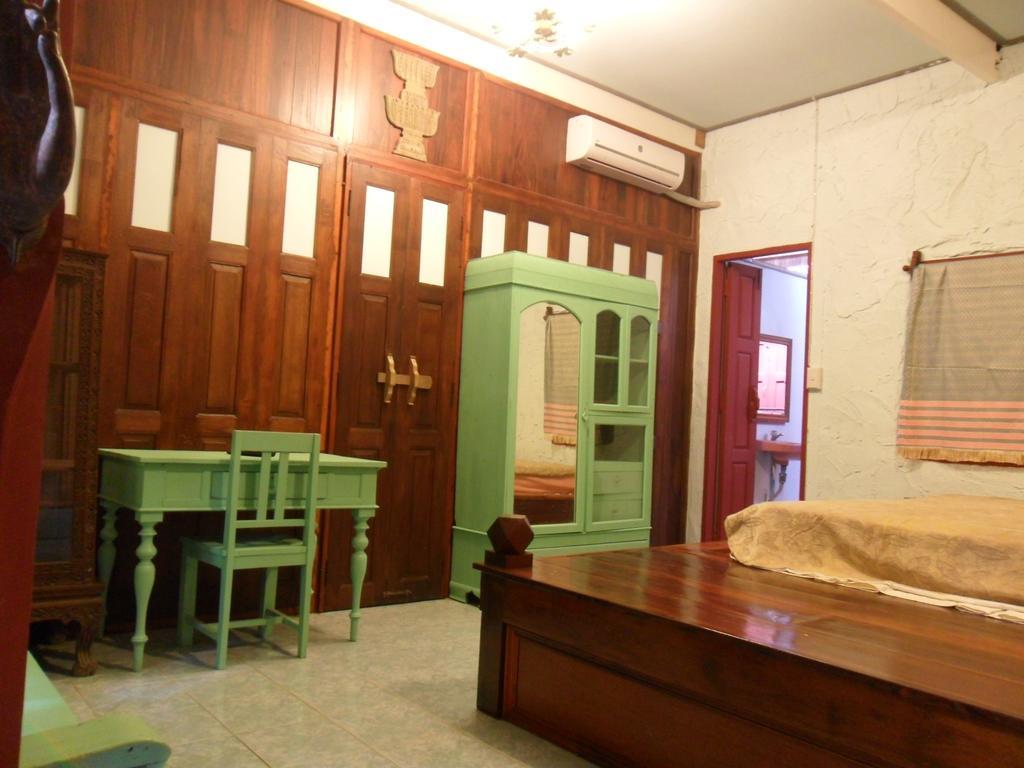 Ayutthaya Bouchic Hostel Экстерьер фото