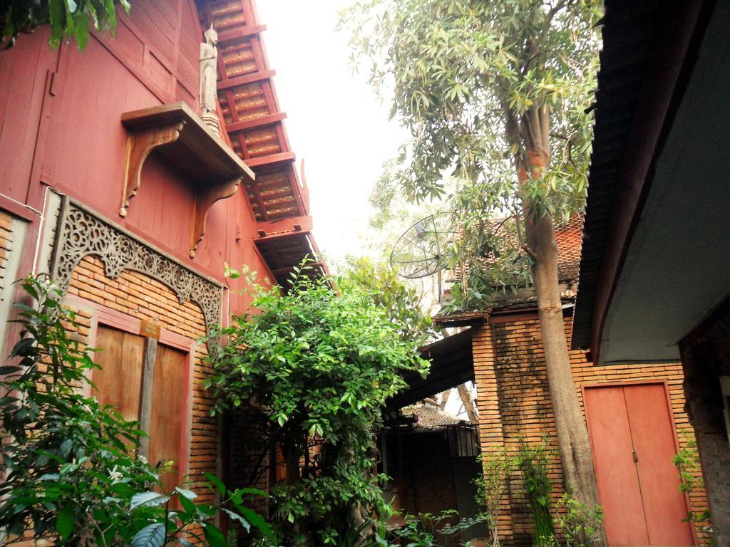 Ayutthaya Bouchic Hostel Экстерьер фото