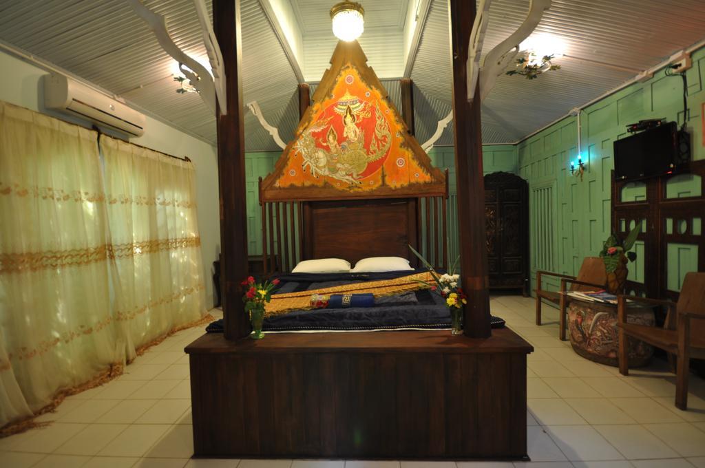 Ayutthaya Bouchic Hostel Экстерьер фото
