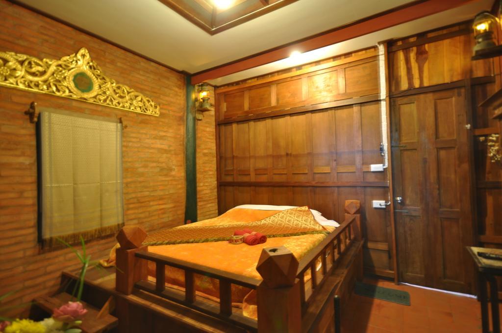 Ayutthaya Bouchic Hostel Экстерьер фото